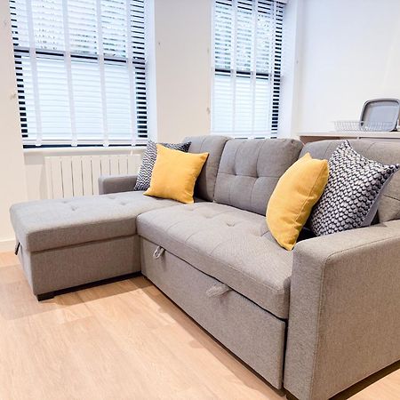 Spacious Modern 1 Bed Apartments In St Neots - Perfect For Contractors & Professionals - Free Parking - Wifi - Fully Equipped Kitchen - Smart Tv Ideal For Work Stays And Long Projects Saint Neots Exterior foto