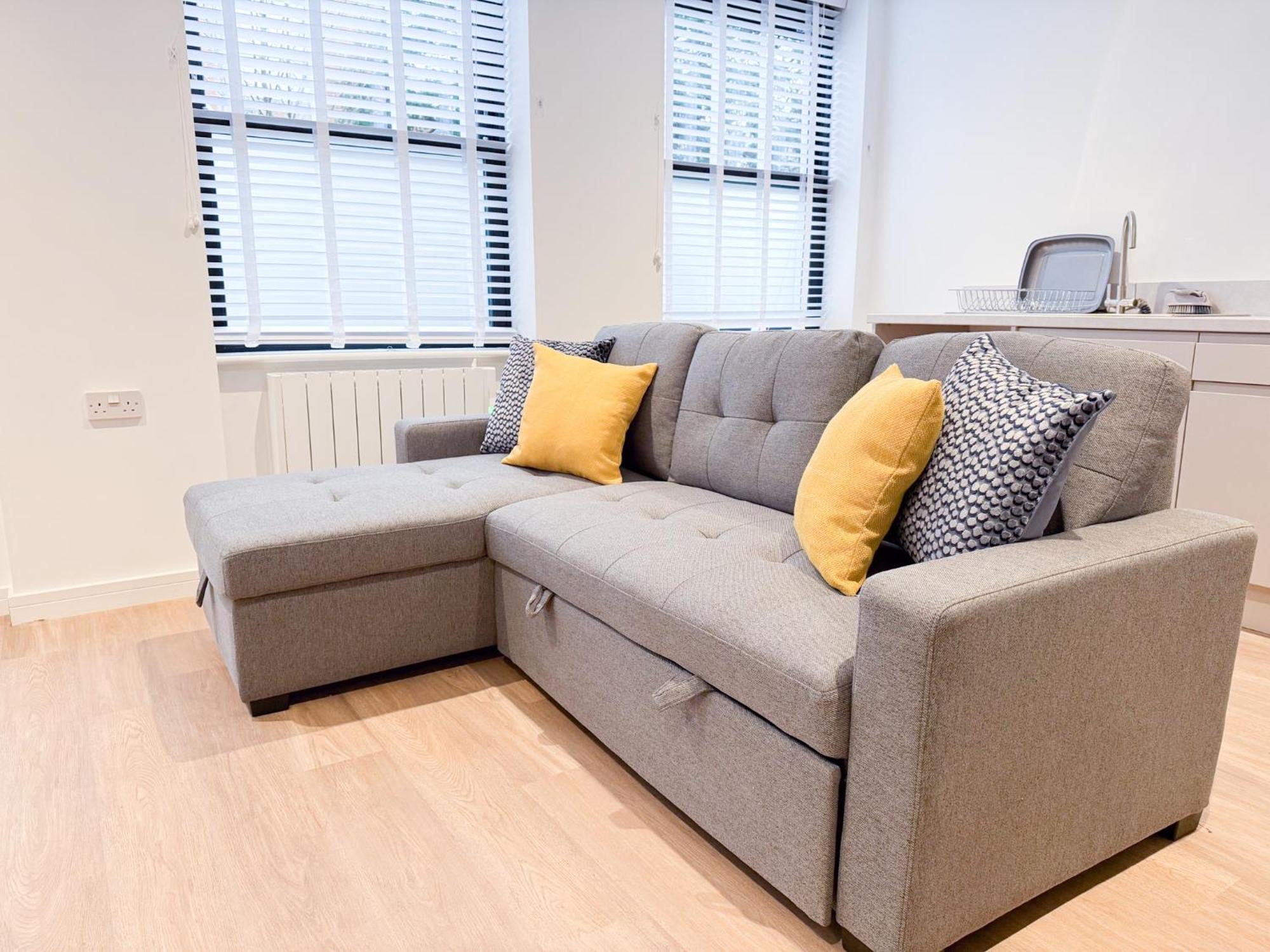 Spacious Modern 1 Bed Apartments In St Neots - Perfect For Contractors & Professionals - Free Parking - Wifi - Fully Equipped Kitchen - Smart Tv Ideal For Work Stays And Long Projects Saint Neots Exterior foto