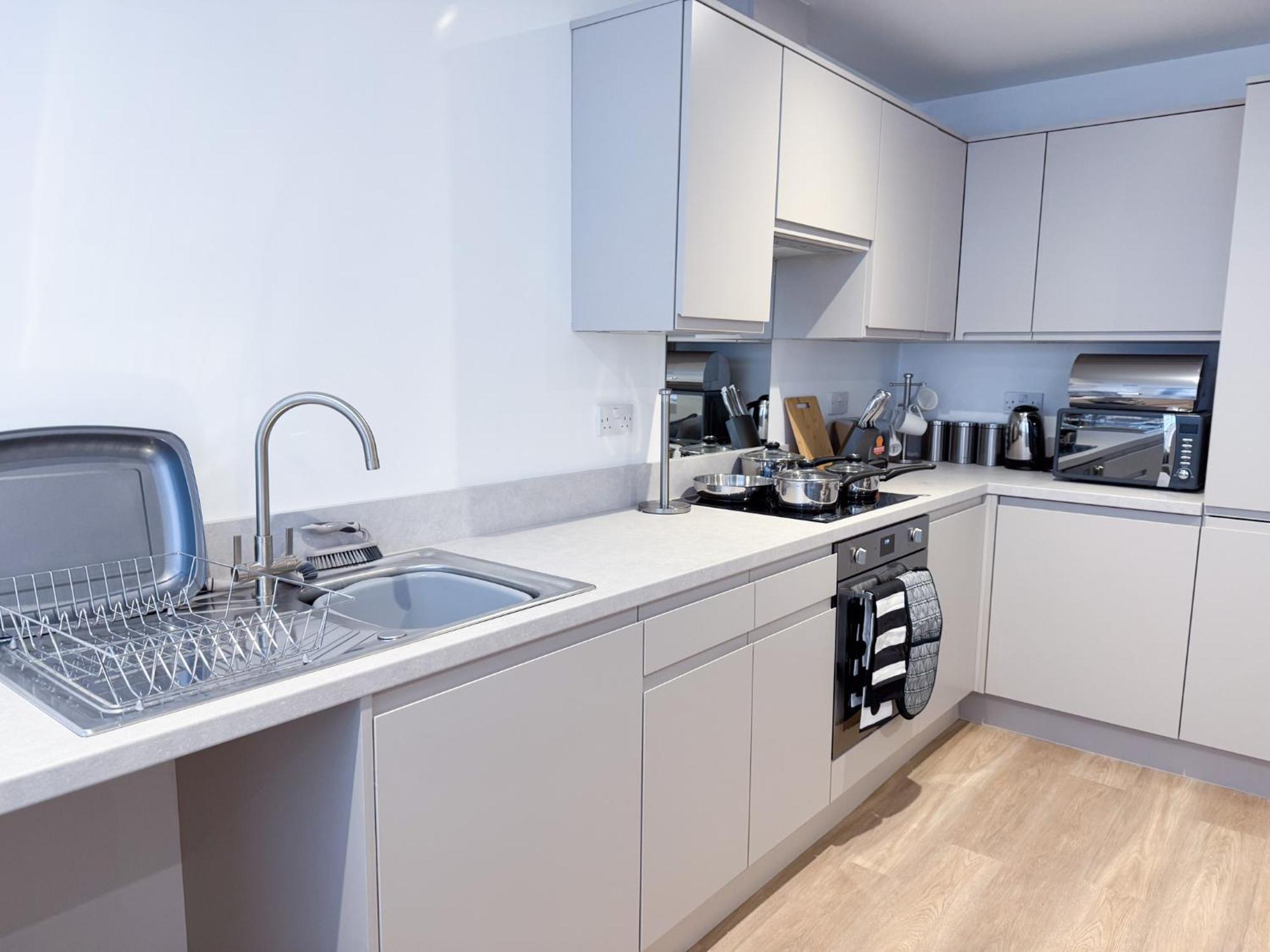 Spacious Modern 1 Bed Apartments In St Neots - Perfect For Contractors & Professionals - Free Parking - Wifi - Fully Equipped Kitchen - Smart Tv Ideal For Work Stays And Long Projects Saint Neots Exterior foto