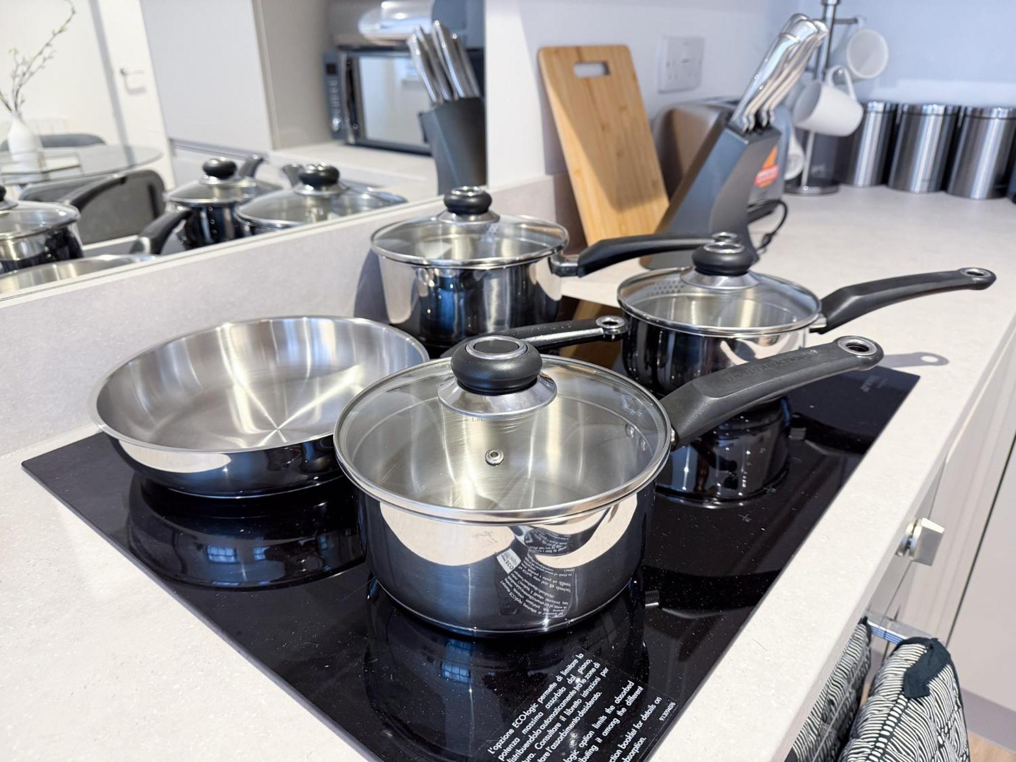 Spacious Modern 1 Bed Apartments In St Neots - Perfect For Contractors & Professionals - Free Parking - Wifi - Fully Equipped Kitchen - Smart Tv Ideal For Work Stays And Long Projects Saint Neots Exterior foto
