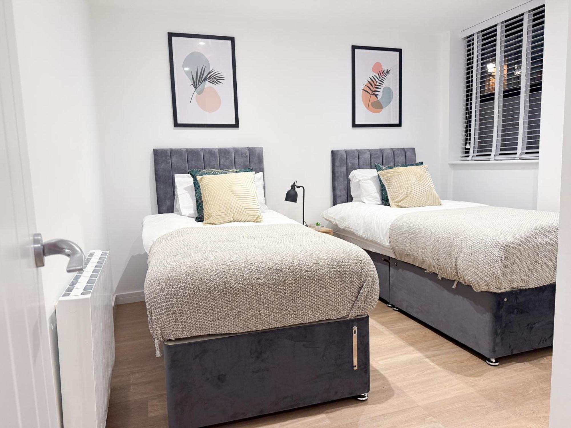 Spacious Modern 1 Bed Apartments In St Neots - Perfect For Contractors & Professionals - Free Parking - Wifi - Fully Equipped Kitchen - Smart Tv Ideal For Work Stays And Long Projects Saint Neots Exterior foto