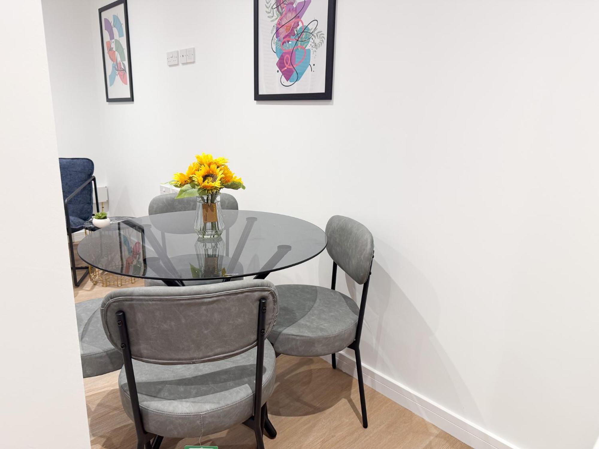 Spacious Modern 1 Bed Apartments In St Neots - Perfect For Contractors & Professionals - Free Parking - Wifi - Fully Equipped Kitchen - Smart Tv Ideal For Work Stays And Long Projects Saint Neots Exterior foto