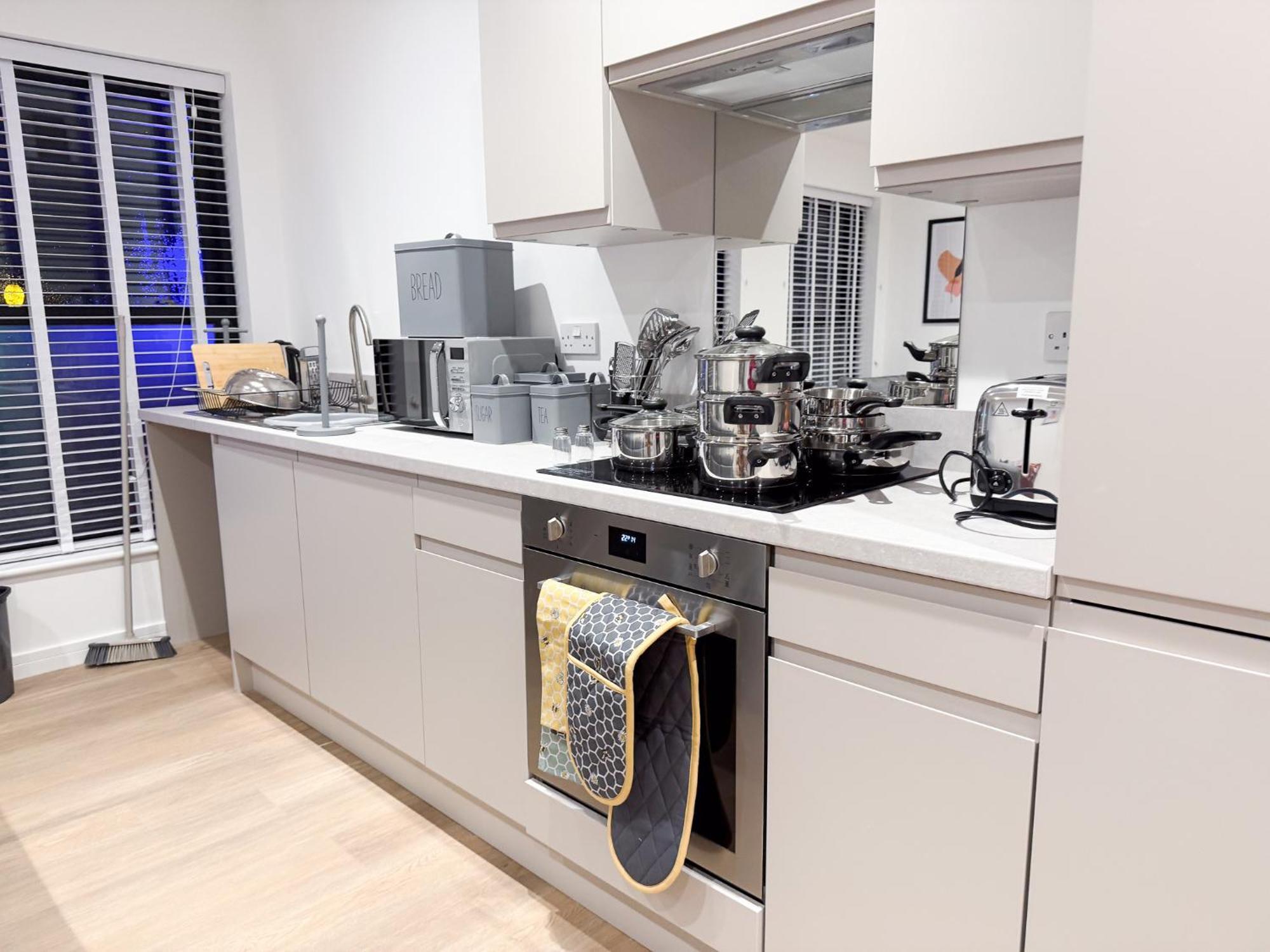 Spacious Modern 1 Bed Apartments In St Neots - Perfect For Contractors & Professionals - Free Parking - Wifi - Fully Equipped Kitchen - Smart Tv Ideal For Work Stays And Long Projects Saint Neots Exterior foto