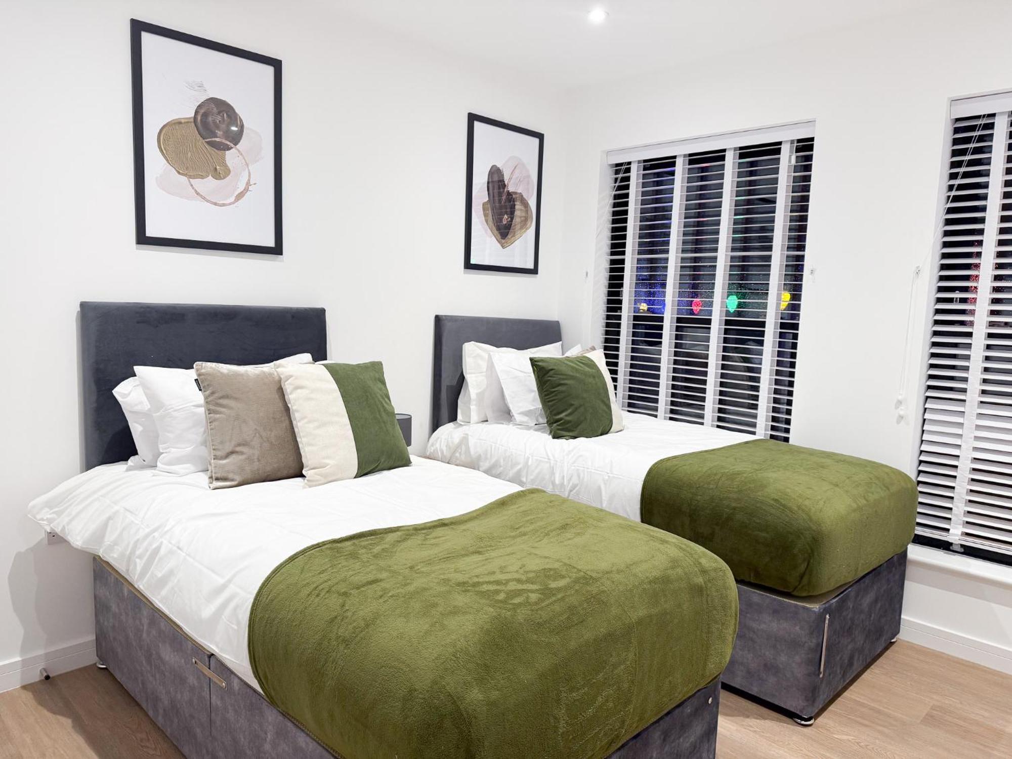 Spacious Modern 1 Bed Apartments In St Neots - Perfect For Contractors & Professionals - Free Parking - Wifi - Fully Equipped Kitchen - Smart Tv Ideal For Work Stays And Long Projects Saint Neots Exterior foto