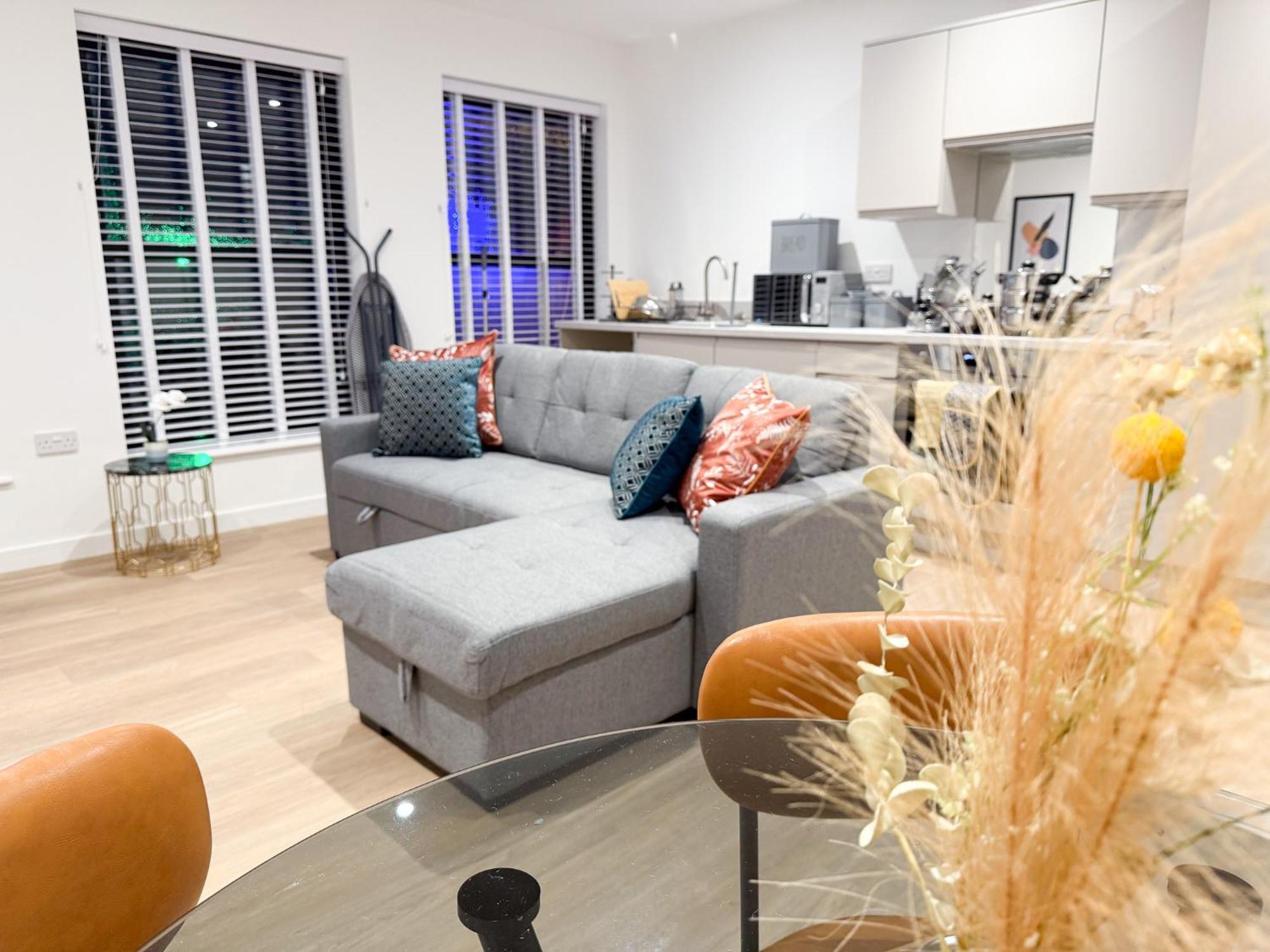Spacious Modern 1 Bed Apartments In St Neots - Perfect For Contractors & Professionals - Free Parking - Wifi - Fully Equipped Kitchen - Smart Tv Ideal For Work Stays And Long Projects Saint Neots Exterior foto