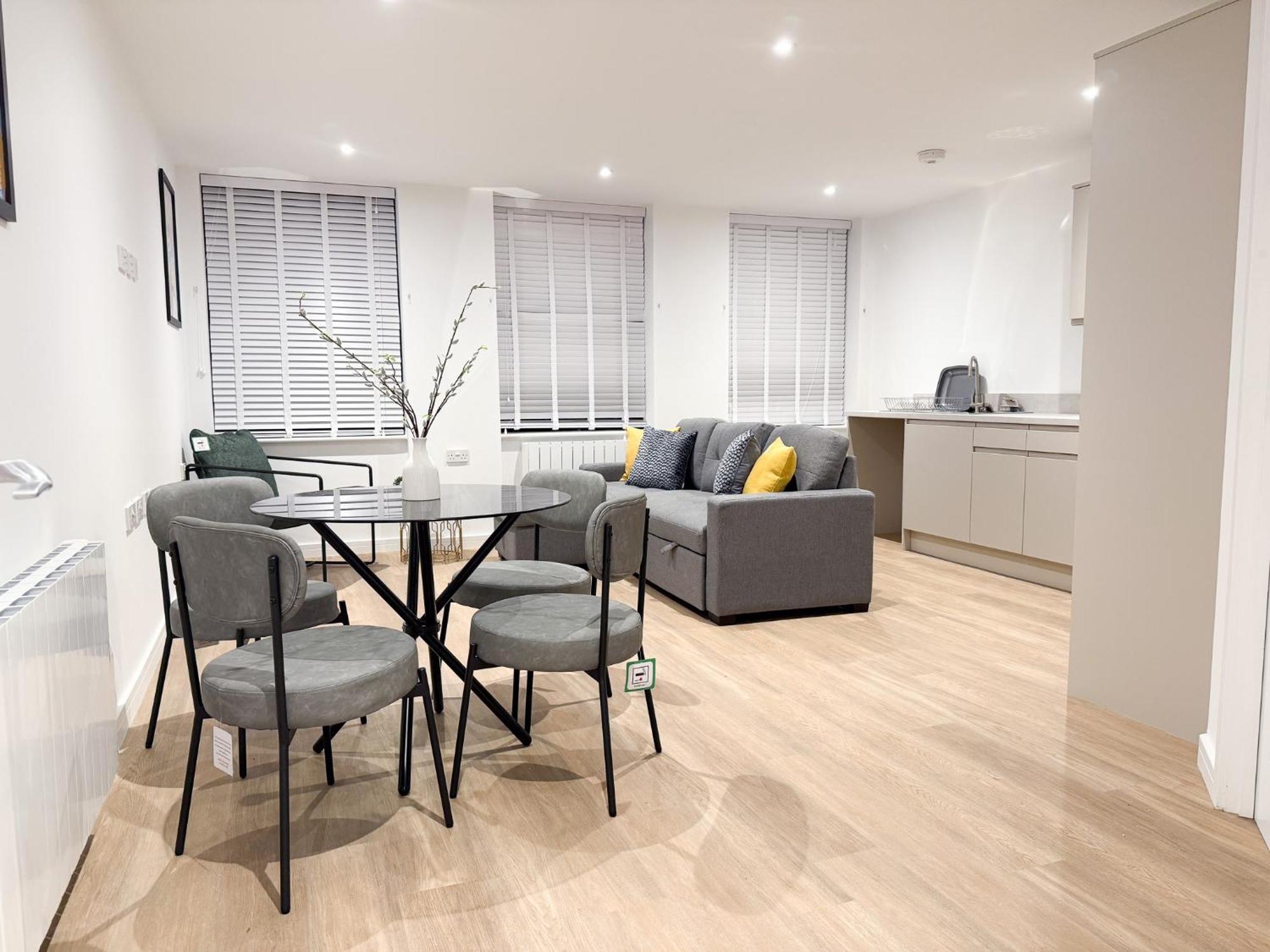 Spacious Modern 1 Bed Apartments In St Neots - Perfect For Contractors & Professionals - Free Parking - Wifi - Fully Equipped Kitchen - Smart Tv Ideal For Work Stays And Long Projects Saint Neots Exterior foto
