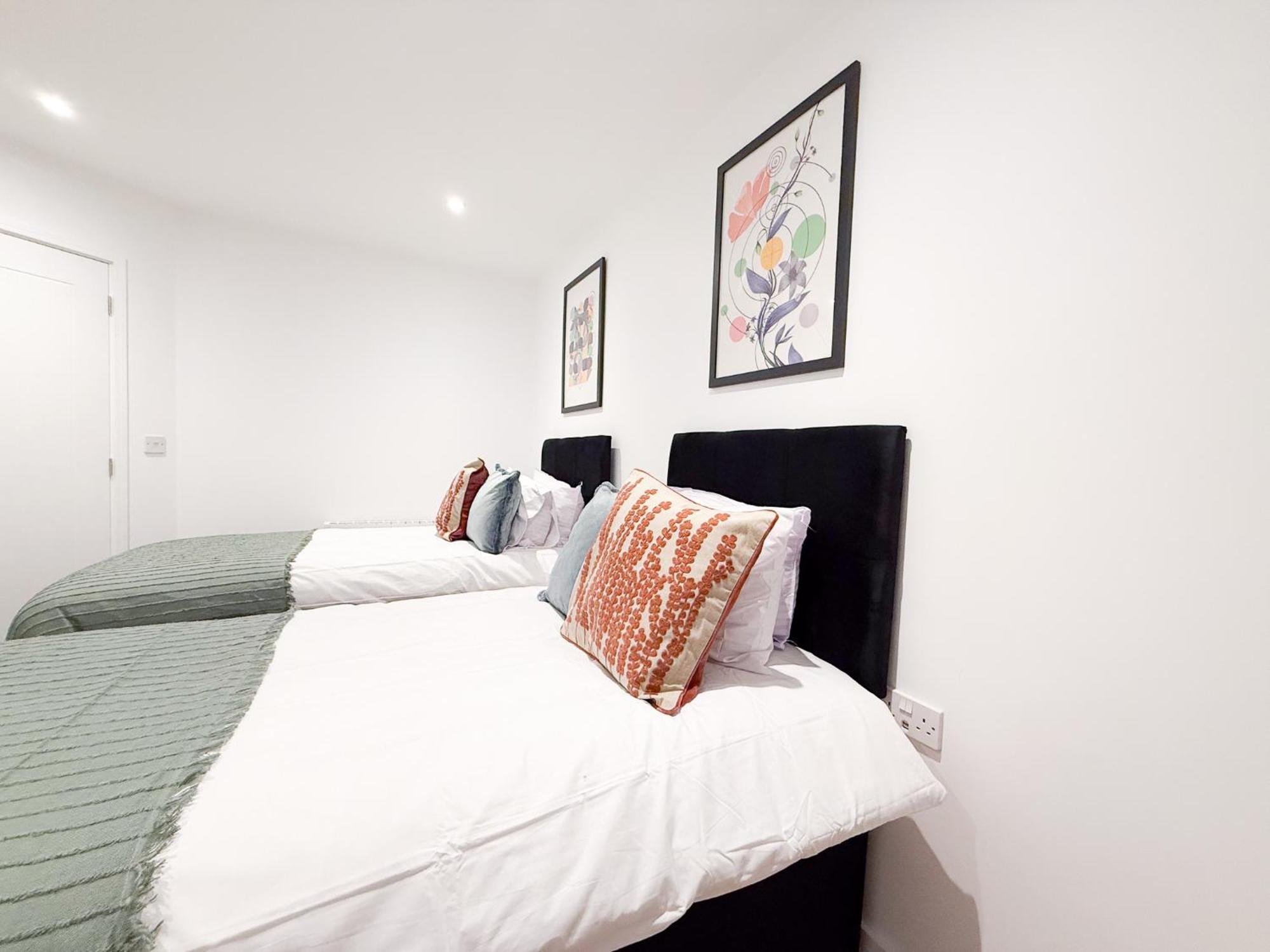 Spacious Modern 1 Bed Apartments In St Neots - Perfect For Contractors & Professionals - Free Parking - Wifi - Fully Equipped Kitchen - Smart Tv Ideal For Work Stays And Long Projects Saint Neots Exterior foto
