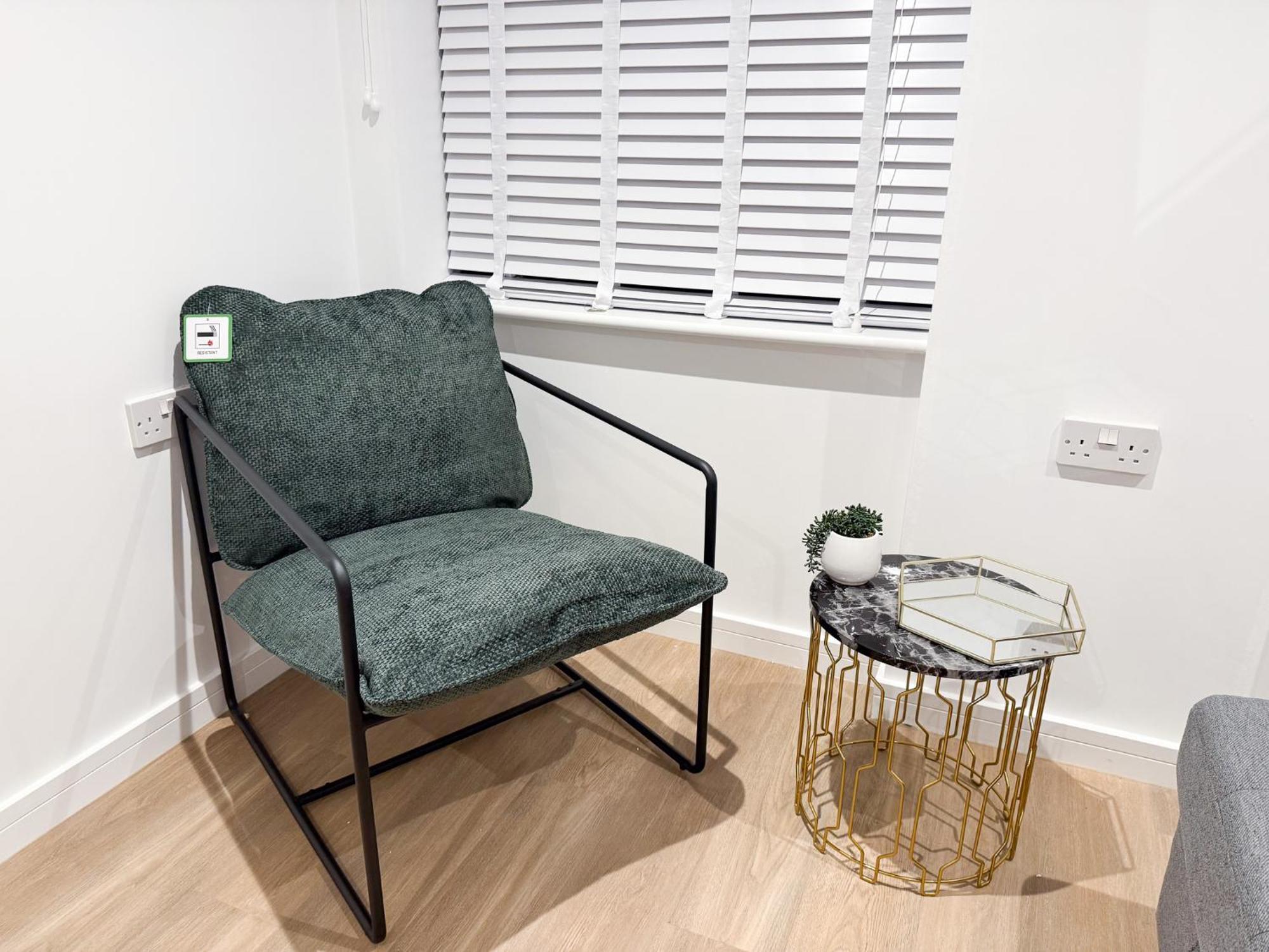 Spacious Modern 1 Bed Apartments In St Neots - Perfect For Contractors & Professionals - Free Parking - Wifi - Fully Equipped Kitchen - Smart Tv Ideal For Work Stays And Long Projects Saint Neots Exterior foto