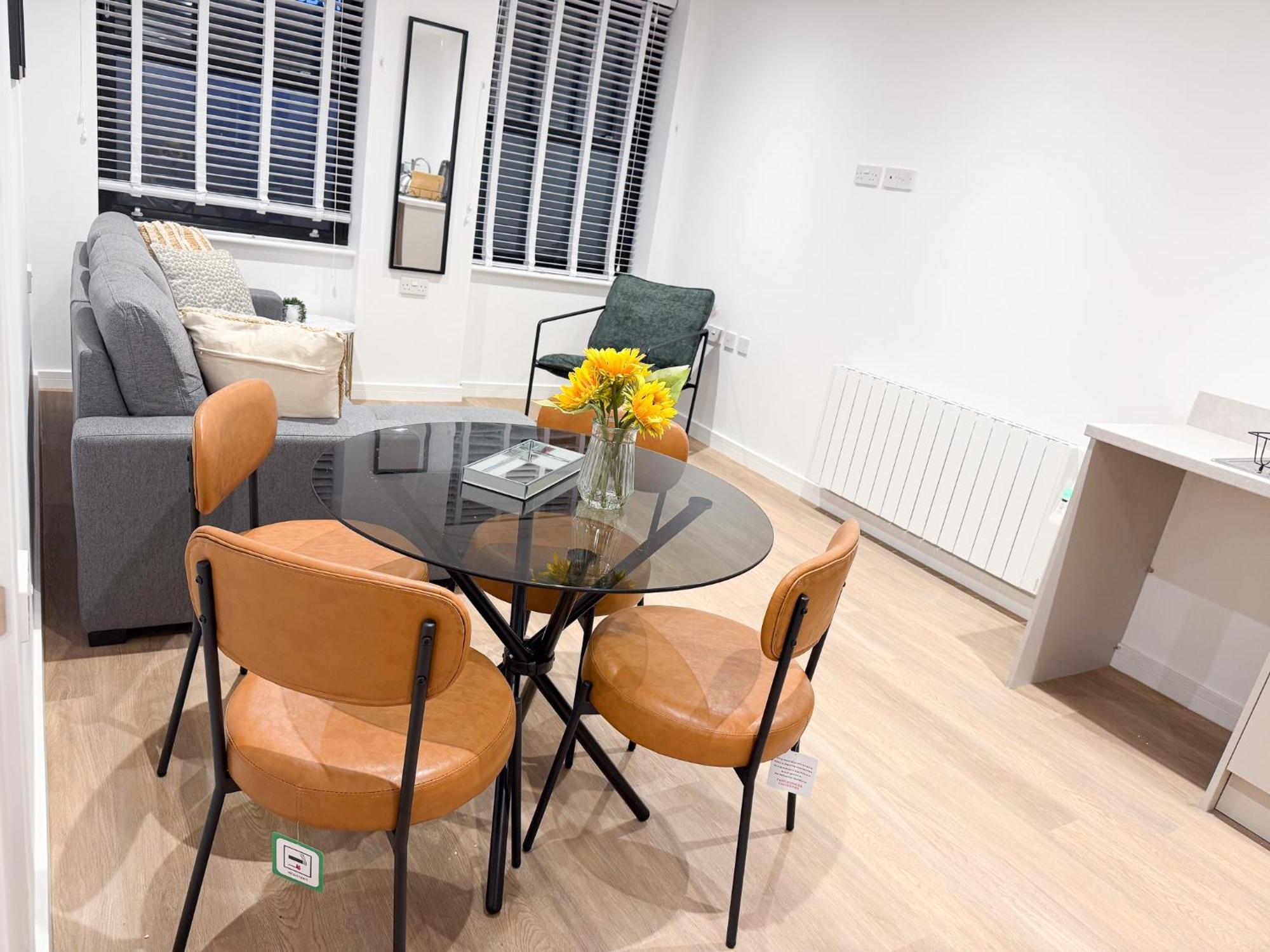 Spacious Modern 1 Bed Apartments In St Neots - Perfect For Contractors & Professionals - Free Parking - Wifi - Fully Equipped Kitchen - Smart Tv Ideal For Work Stays And Long Projects Saint Neots Exterior foto