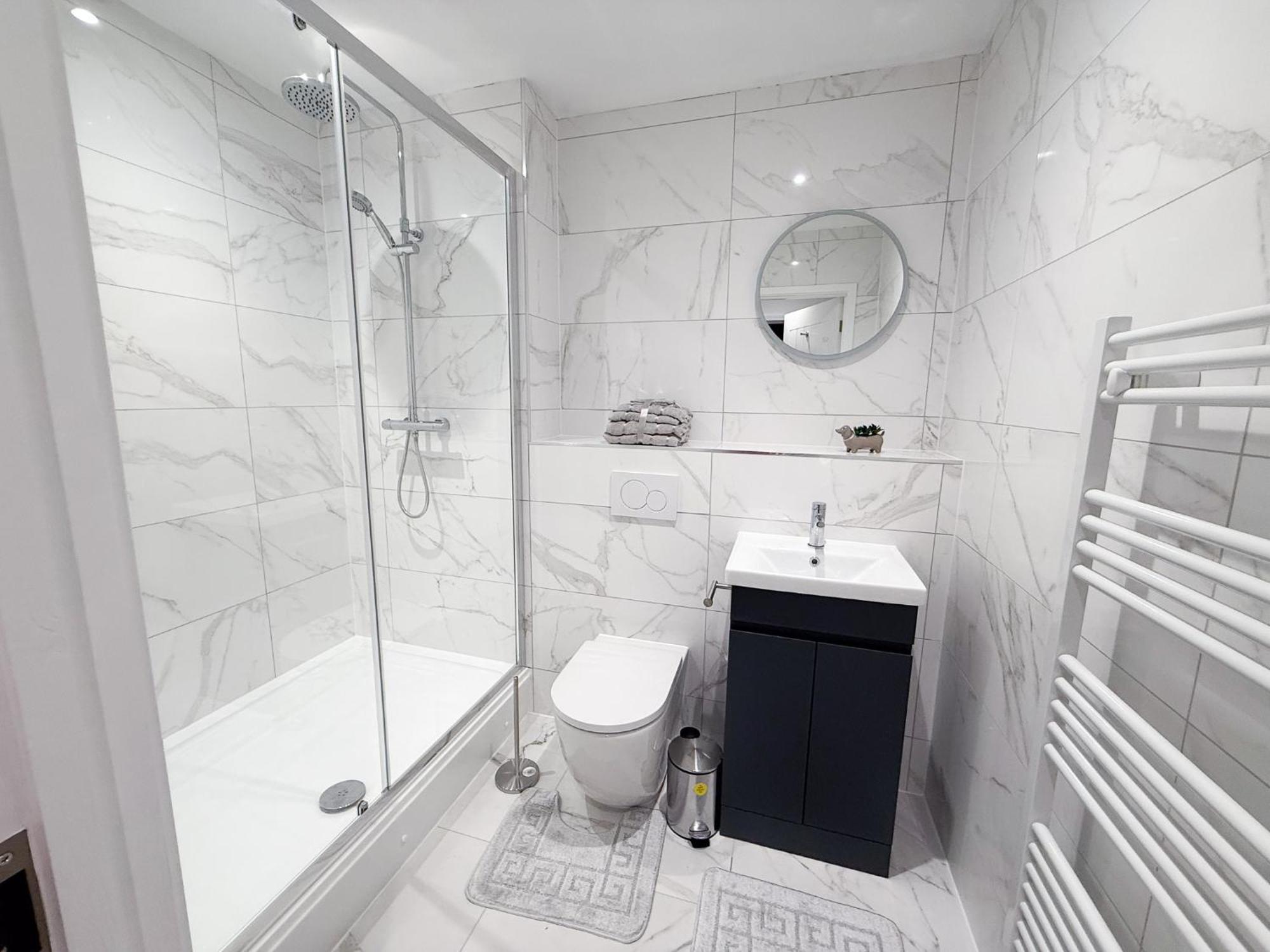 Spacious Modern 1 Bed Apartments In St Neots - Perfect For Contractors & Professionals - Free Parking - Wifi - Fully Equipped Kitchen - Smart Tv Ideal For Work Stays And Long Projects Saint Neots Exterior foto